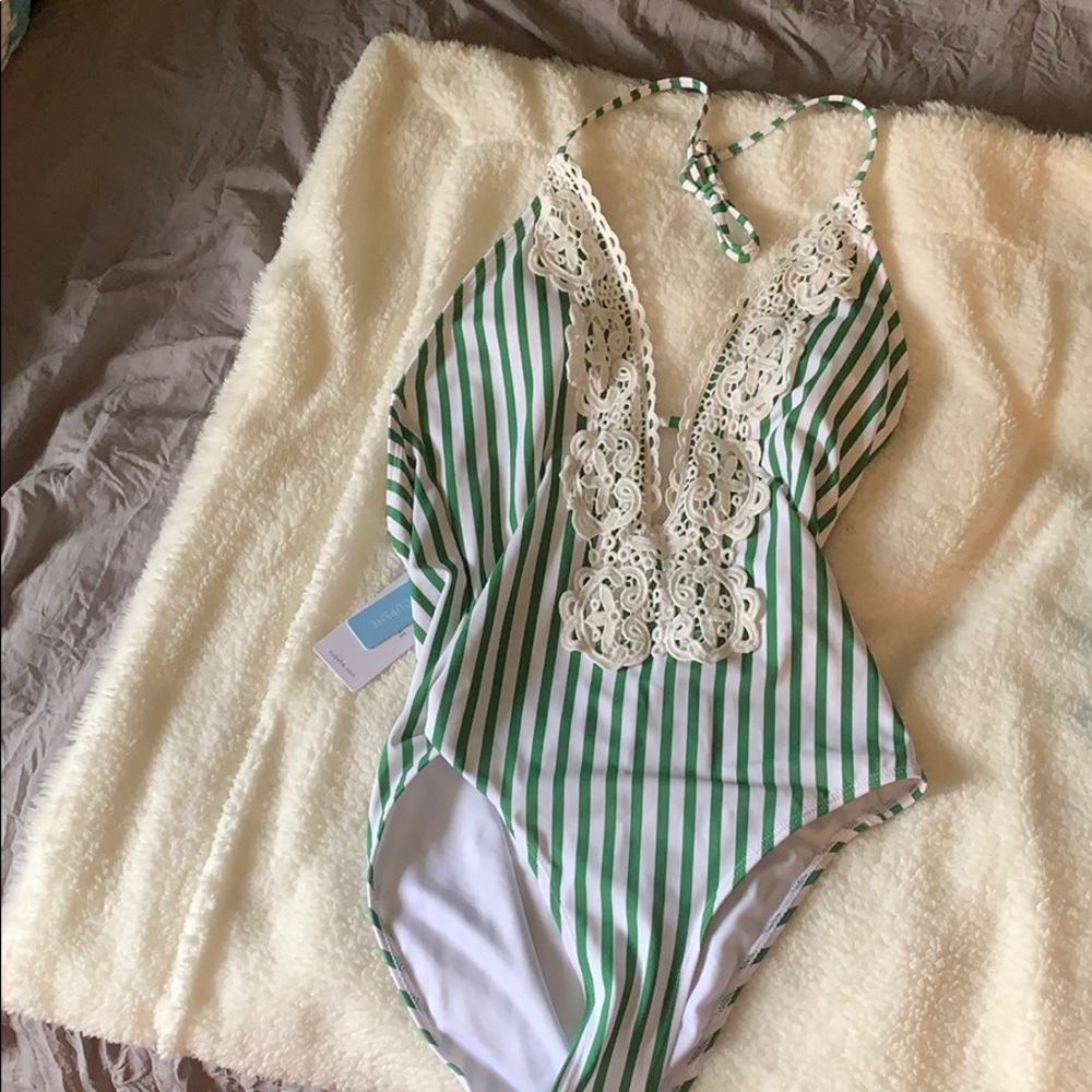 Brand new bathing suit. Adorable. Still has tags.